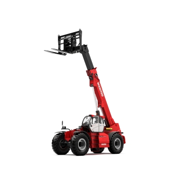 Un chariot télescopique Manitou rouge avec de gros pneus noirs et une flèche déployée lève sa fourche en l'air, isolé sur fond blanc.